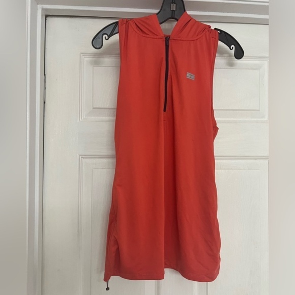 Tommy Hilfiger Hoodie Sleeveless Athletic Shirt, size M